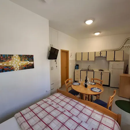 Apartament Kastilac *